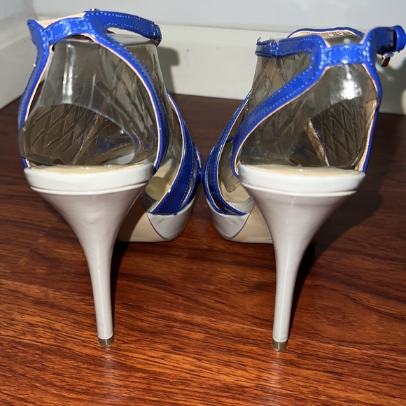Guess Blue Gray Patent Platform Heels - Picture 4 of 6